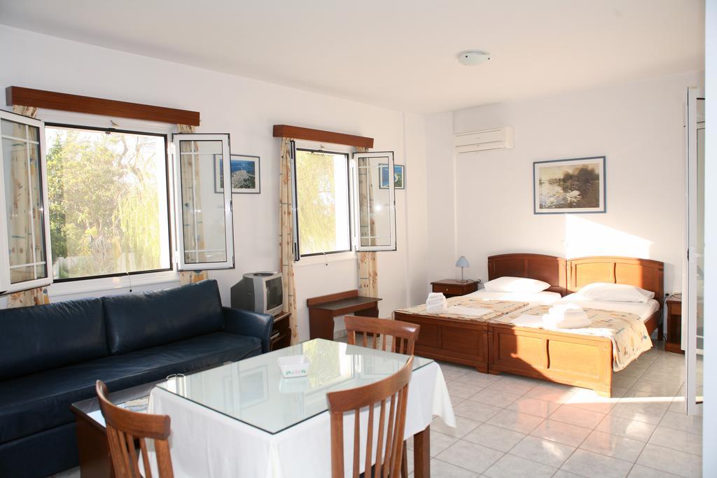 Iliaktida Studio-Villas Frínion Pokoj fotografie
