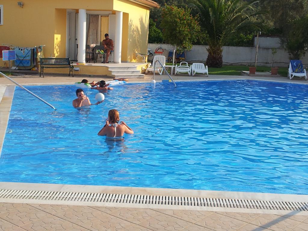 Iliaktida Studio-Villas Frínion Pokoj fotografie